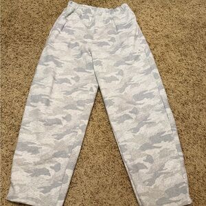 American Eagle Light Gray Elastic Waistband Sweatpants